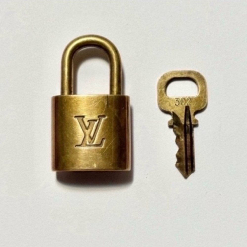 Louis Vuitton Padlock with Key #302